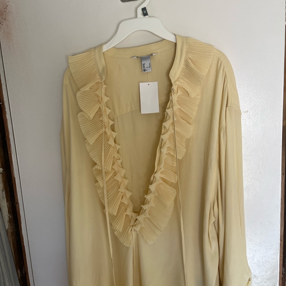 Viral H&M blouse Spring 2025 - Picture 9 of 13